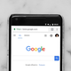 Para saber cómo se pronuncia una palabra, solo tienes que introducir la frase “Cómo se pronuncia”, seguida por la palabra que interesa, en Google.